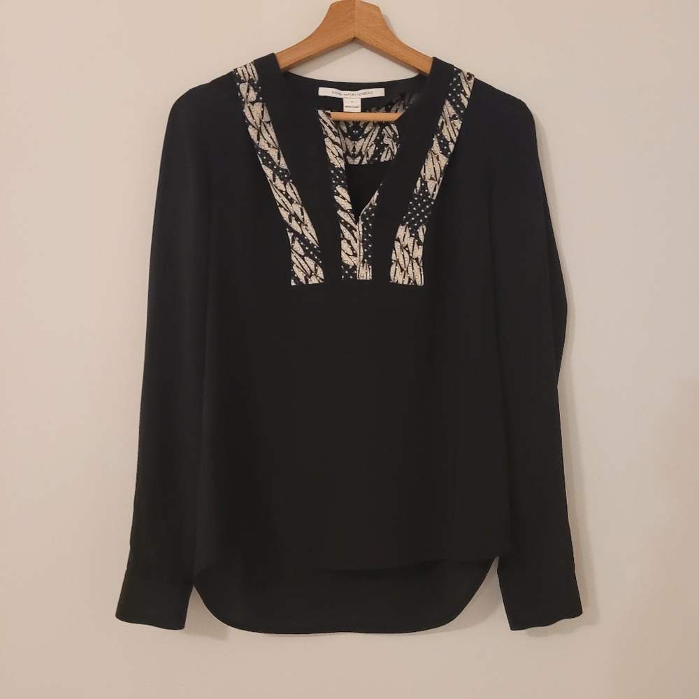 Diane VonFurstenberg black Silk Blouse top  Size 4 Classic Elegant
